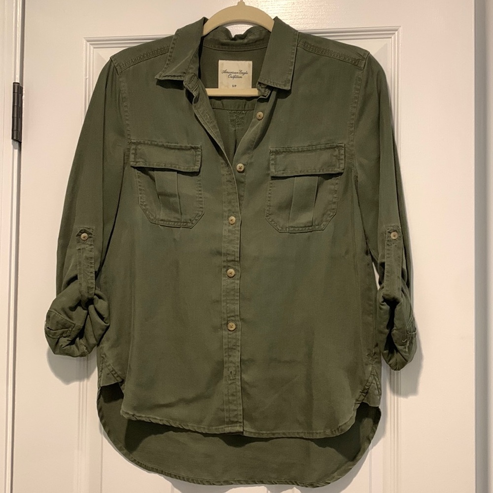 American Eagle army green button up, size small